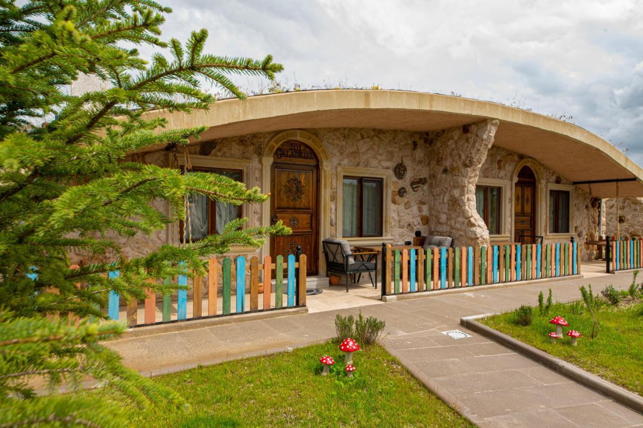 Cappadocia Hobbit House Hotel Nevsehir Exterior photo